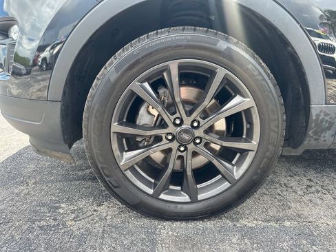 Used 2019 Ford Explorer XLT w/ Equipment Group 202A AWD/4WD image 13
