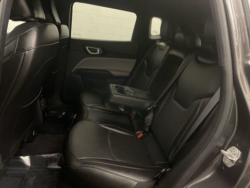 Used 2023 Jeep Compass Limited w/ Elite Group AWD/4WD image 18