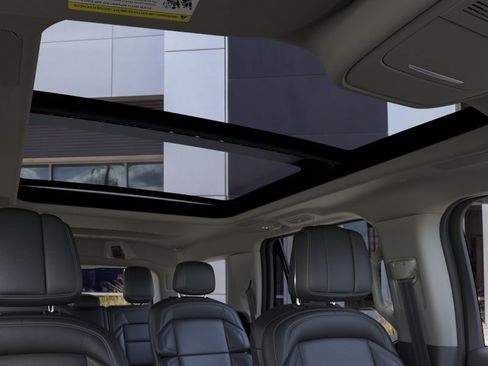 New 2026 Lincoln Navigator Reserve AWD/4WD image 47