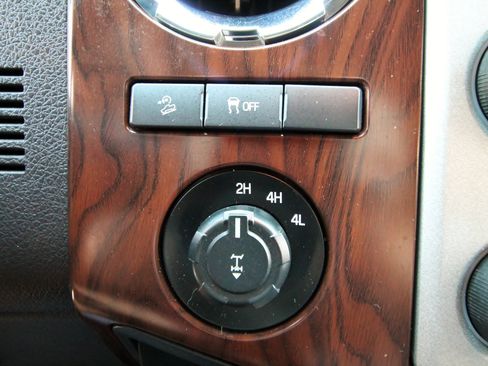 Used 2013 Ford F250 Lariat w/ FX4 Off Road Pkg AWD/4WD image 35