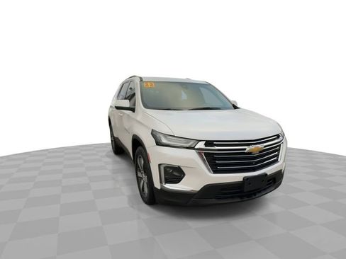 Certified 2022 Chevrolet Traverse LT w/ LT Premium Package image 2
