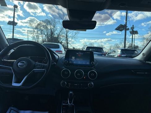 Used 2023 Nissan Sentra SR w/ SR Premium Package image 18