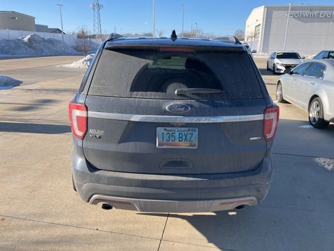 Used 2016 Ford Explorer XLT w/ Equipment Group 202A image 7