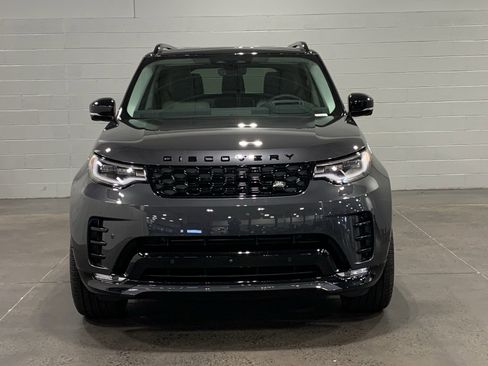 New 2025 Land Rover Discovery Dynamic SE image 9