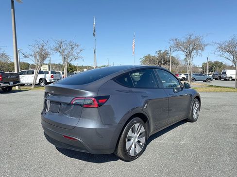 Used 2023 Tesla Model Y Long Range image 3