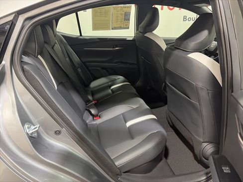 Used 2026 Toyota Camry SE FWD image 14