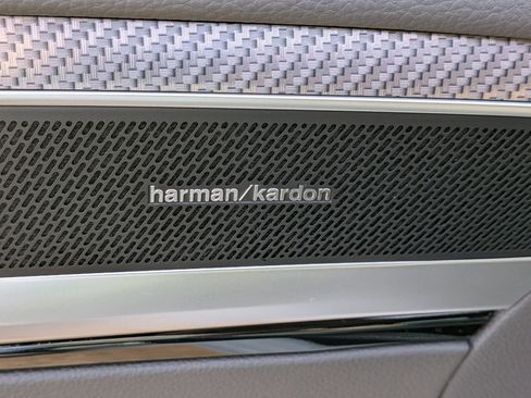 Used 2023 Volkswagen Arteon SEL Premium image 12