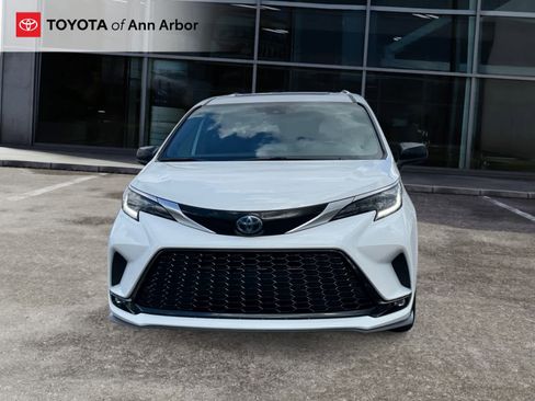 Used 2023 Toyota Sienna XSE w/ XSE Plus Package AWD/4WD image 14