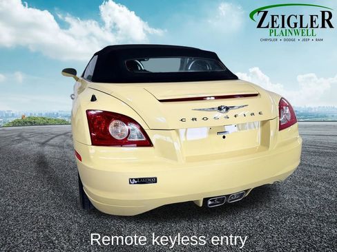 Used 2005 Chrysler Crossfire Limited RWD image 4