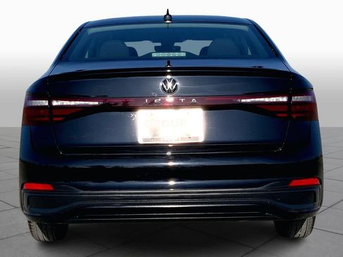 Used 2025 Volkswagen Jetta S image 5