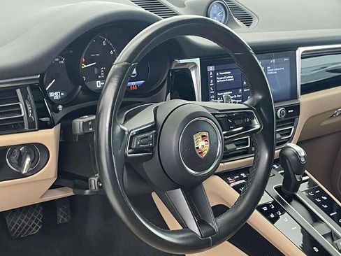 Certified 2023 Porsche Macan AWD/4WD image 4