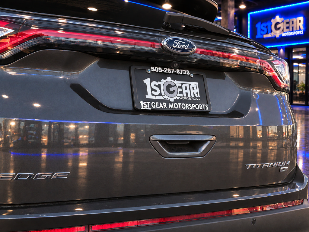 Used 2018 Ford Edge Titanium w/ Equipment Group 302A AWD/4WD image 15