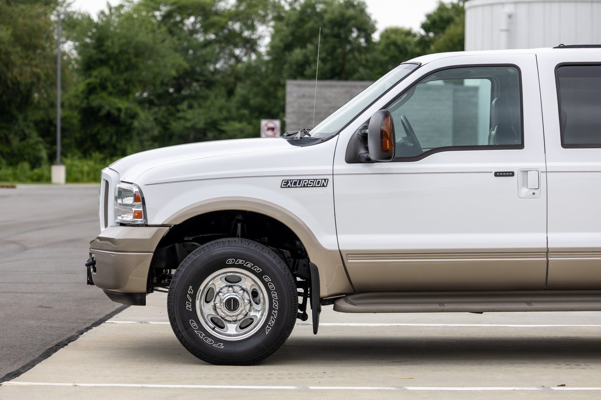 Used 2005 Ford Excursion Eddie Bauer AWD/4WD image 8