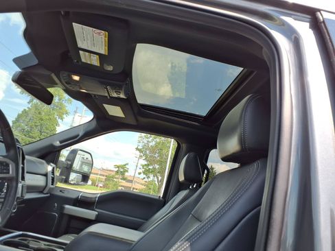 Used 2022 Ford F250 Lariat w/ Black Appearance Package AWD/4WD image 18