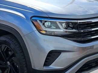 Used 2022 Volkswagen Atlas SE w/ Panoramic Sunroof Package video 4