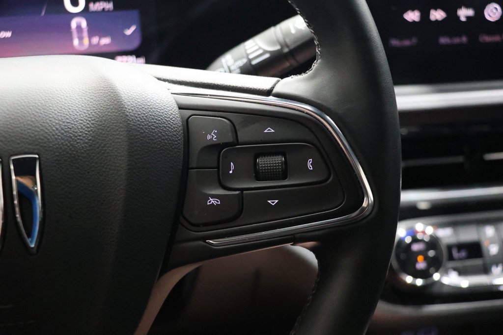 Used 2025 Buick Envista Sport Touring w/ Convenience I Package FWD image 23