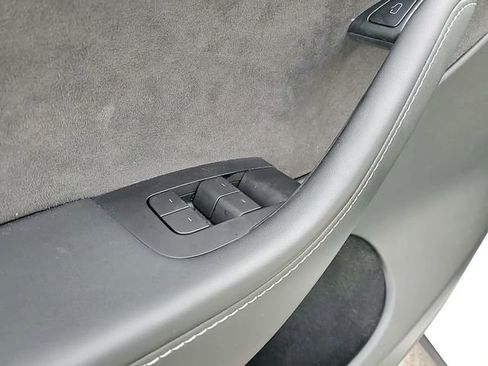 Used 2023 Tesla Model Y Performance image 13