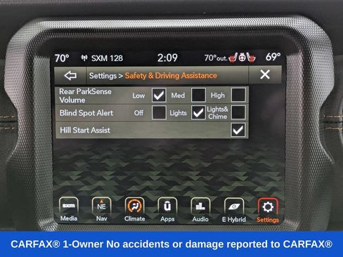 Used 2023 Jeep Wrangler Unlimited Sahara AWD/4WD image 9
