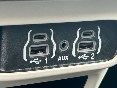 Used 2024 Chrysler Voyager LX FWD image 16