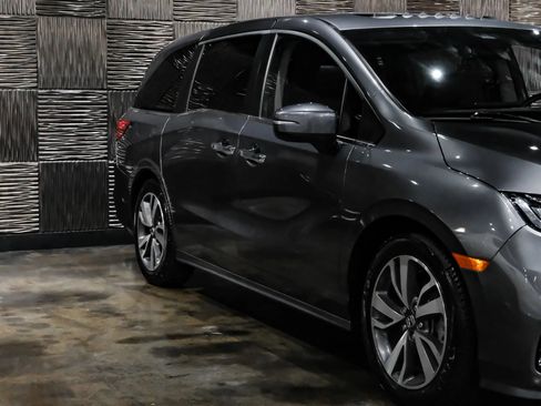 Used 2023 Honda Odyssey Touring image 6