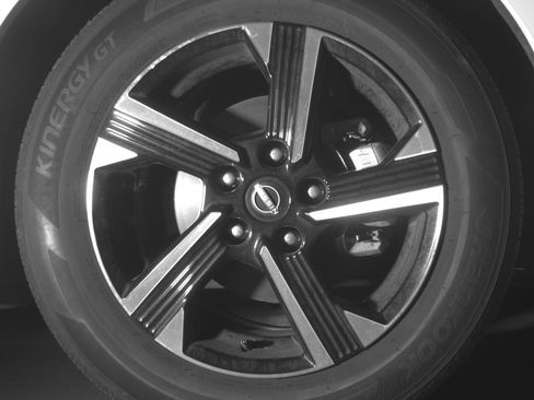 Used 2025 Nissan Sentra SV FWD image 13