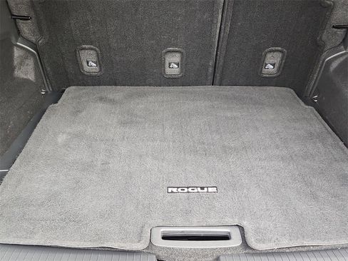 Used 2024 Nissan Rogue SV image 25