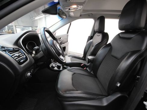 Used 2020 Jeep Compass Latitude AWD/4WD image 12