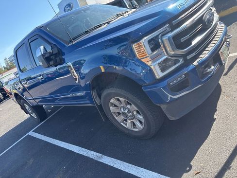 Used 2022 Ford F350 Platinum AWD/4WD image 2