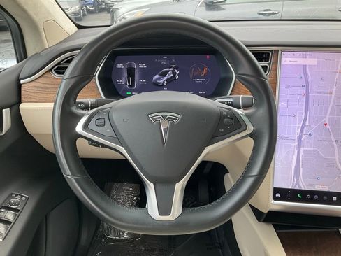 Used 2017 Tesla Model X 75D image 38