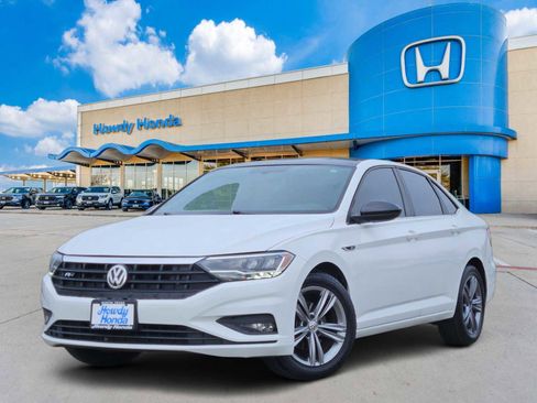 Used 2019 Volkswagen Jetta R-Line image 1
