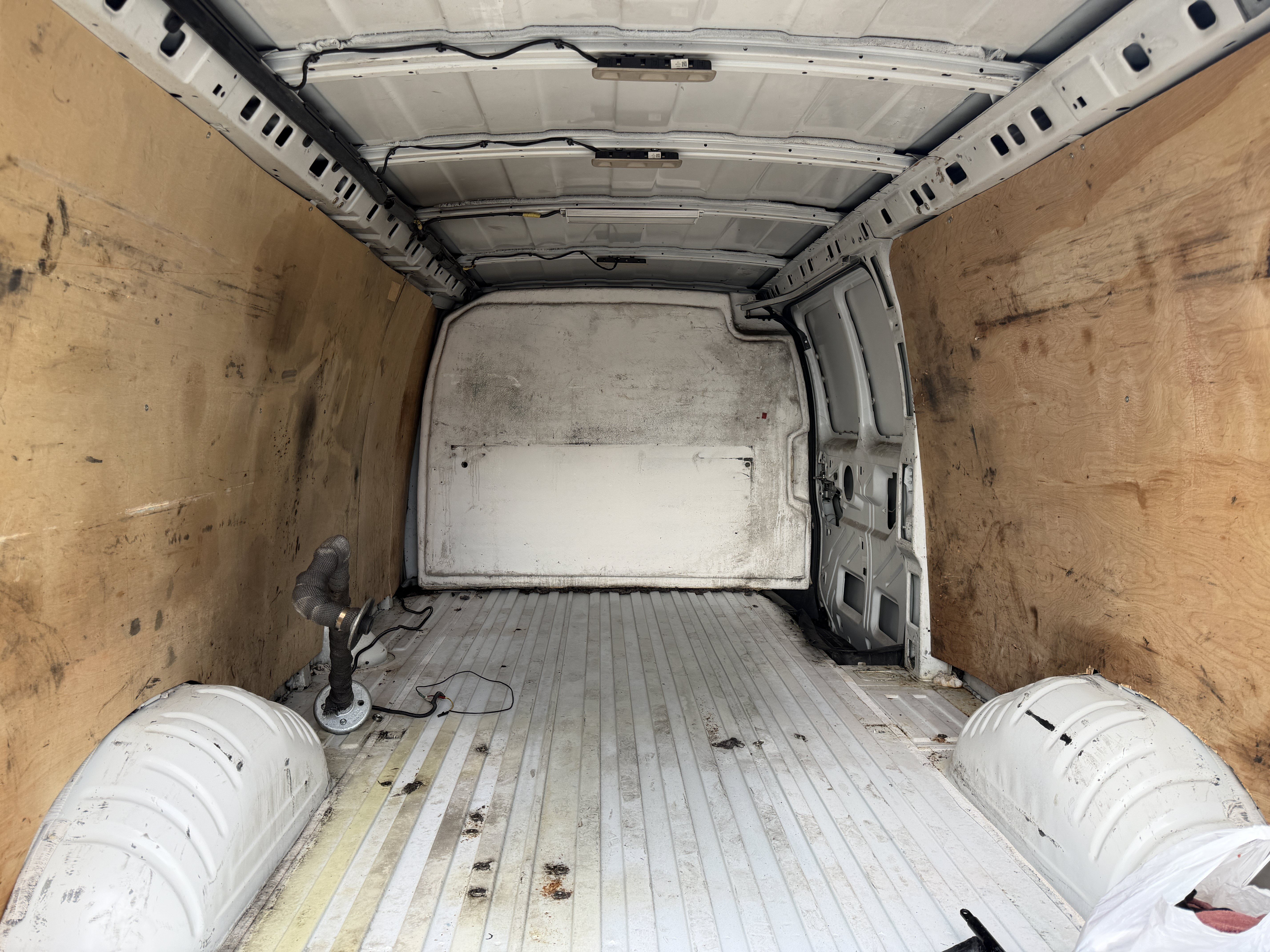 Used 2017 Chevrolet Express 3500 Extended RWD image 9