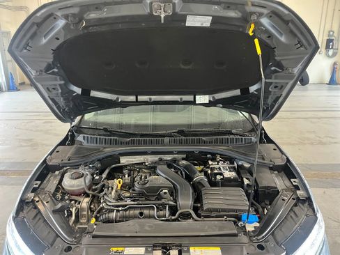 Used 2023 Volkswagen Jetta SE w/ Black Wheel Package FWD image 5
