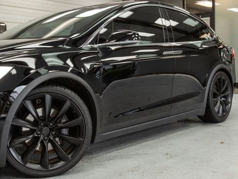 Used 2020 Tesla Model X Long Range AWD image 16
