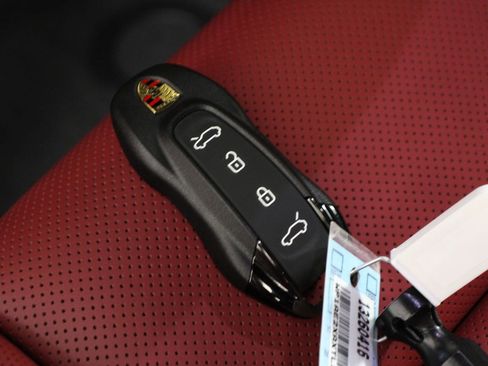 New 2026 Porsche Macan GTS Electric image 23