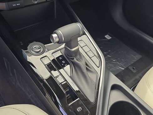 New 2026 Kia Niro EX image 25