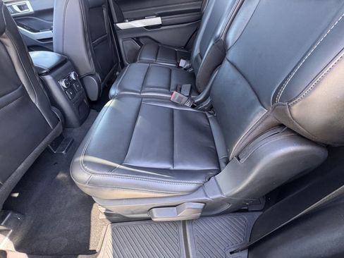 Certified 2022 Ford Explorer XLT w/ Equipment Group 202A image 30