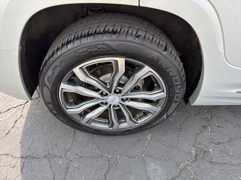 Used 2018 GMC Terrain Denali w/ Advanced Safety Package image 8