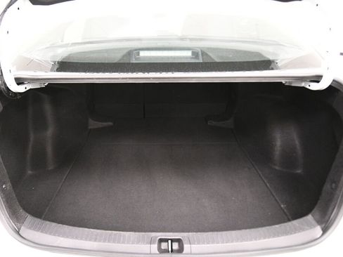 Used 2022 Toyota Corolla LE image 29