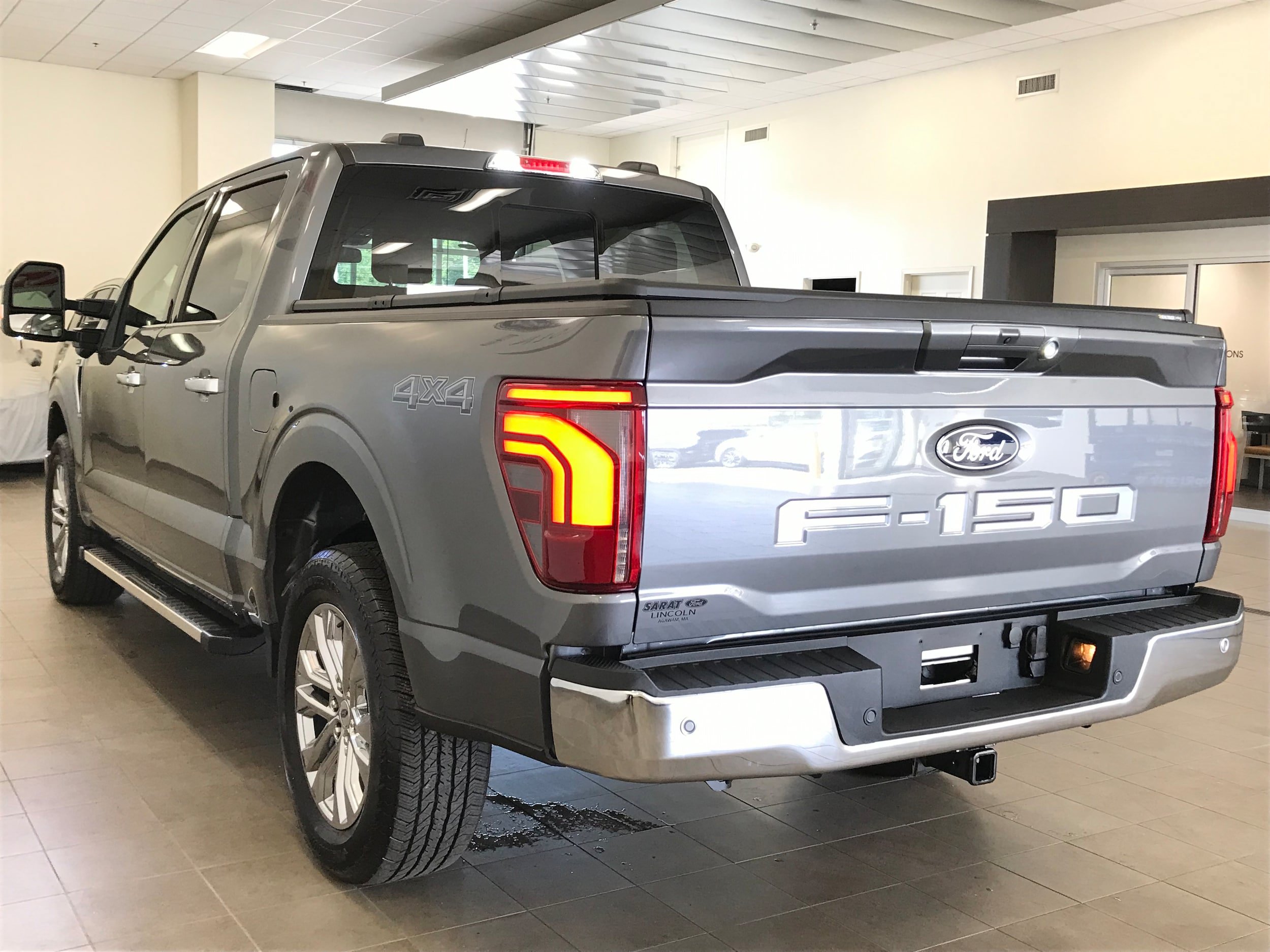 Used 2025 Ford F150 Lariat w/ Equipment Group 501A Mid AWD/4WD image 5