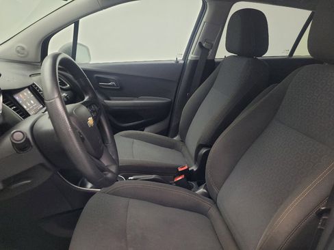 Used 2020 Chevrolet Trax LS w/ Tint and Cruise Package FWD image 17