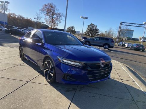 Used 2021 Honda Accord Sport image 2