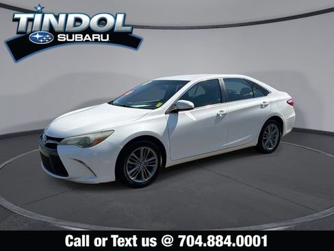 Used 2015 Toyota Camry SE FWD image 1