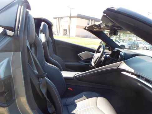 Used 2023 Chevrolet Corvette Stingray Premium Conv w/ Z51 Performance Package image 46