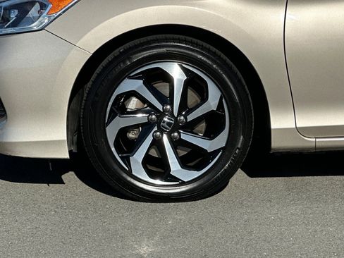 Used 2017 Honda Accord EX-L image 25