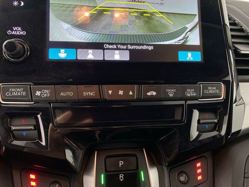 Used 2023 Honda Odyssey EX-L image 18