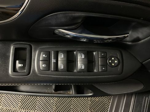 Used 2017 Dodge Grand Caravan SE FWD image 17