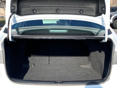 Used 2025 Toyota Corolla LE image 29