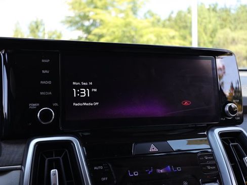 Used 2022 Kia Sorento EX w/ Panoramic Sunroof Package FWD image 8