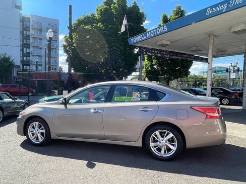 Used 2013 Nissan Altima 2.5 SL FWD image 12