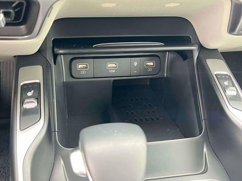 Used 2023 Kia Sorento S w/ Panoramic Sunroof Package AWD/4WD image 10